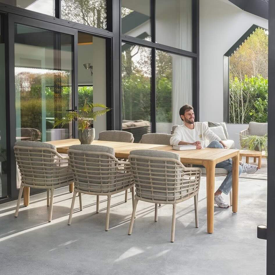 Liam - kültéri étkezőasztal